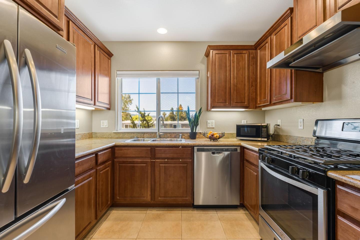Detail Gallery Image 10 of 23 For 1591 Delante Ter, San Jose,  CA 95118 - 2 Beds | 2/1 Baths