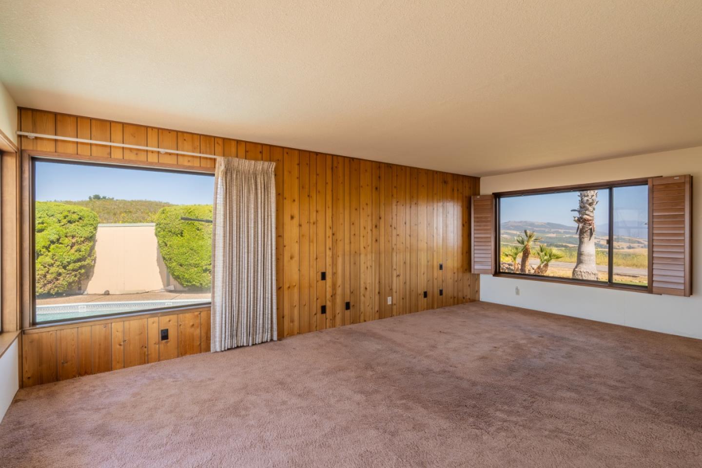 Detail Gallery Image 17 of 27 For 10955 Saddle Rd, Monterey,  CA 93940 - 3 Beds | 2 Baths