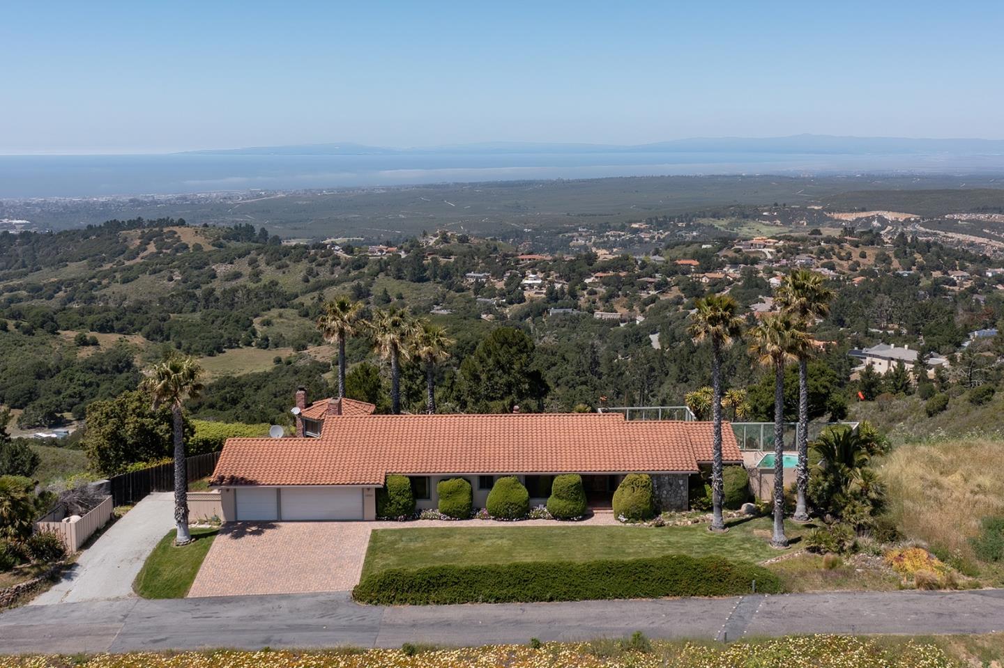 Detail Gallery Image 4 of 7 For 10955 Saddle Rd, Monterey,  CA 93940 - 3 Beds | 2 Baths