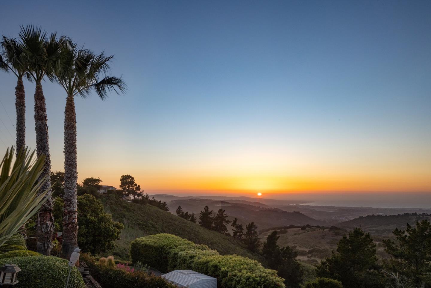 Detail Gallery Image 5 of 7 For 10955 Saddle Rd, Monterey,  CA 93940 - 3 Beds | 2 Baths