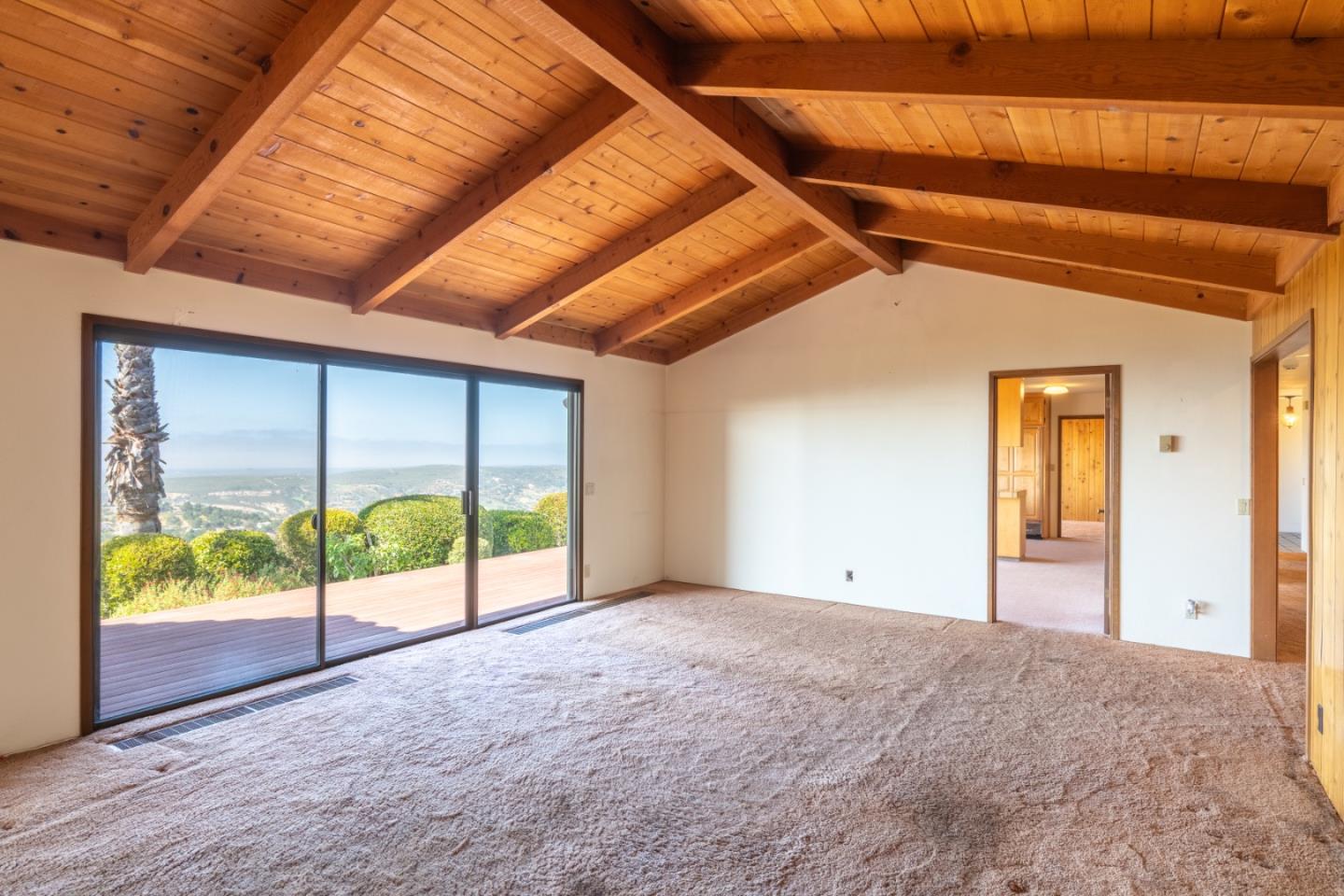 Detail Gallery Image 8 of 27 For 10955 Saddle Rd, Monterey,  CA 93940 - 3 Beds | 2 Baths