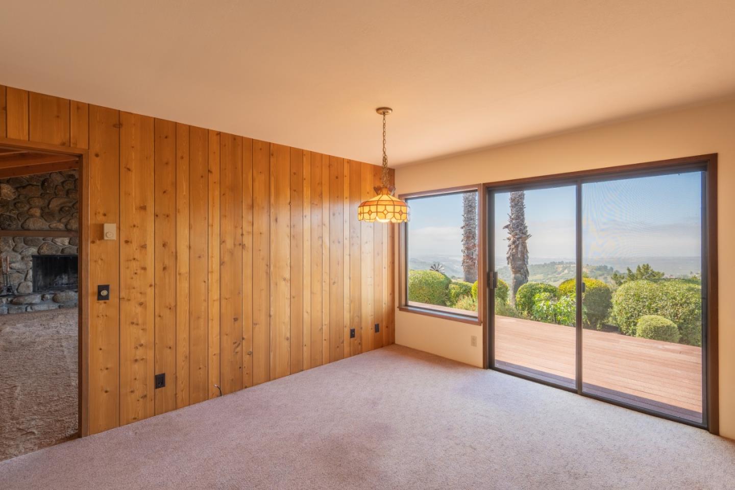 Detail Gallery Image 9 of 27 For 10955 Saddle Rd, Monterey,  CA 93940 - 3 Beds | 2 Baths