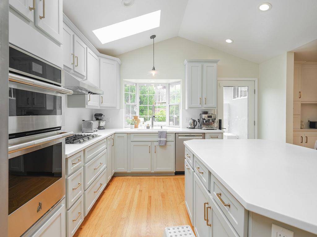 Detail Gallery Image 11 of 22 For 1087 Rio Vista Dr, Pacifica,  CA 94044 - 3 Beds | 2 Baths