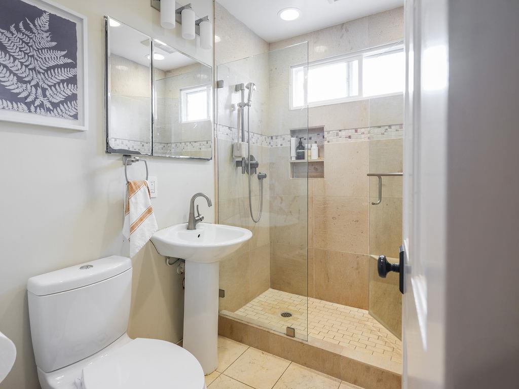 Detail Gallery Image 14 of 22 For 1087 Rio Vista Dr, Pacifica,  CA 94044 - 3 Beds | 2 Baths
