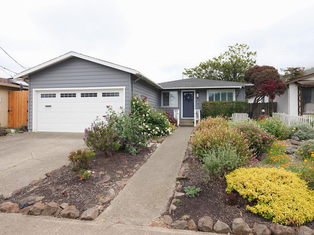 Detail Gallery Image 2 of 22 For 1087 Rio Vista Dr, Pacifica,  CA 94044 - 3 Beds | 2 Baths