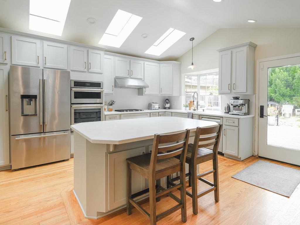 Detail Gallery Image 8 of 22 For 1087 Rio Vista Dr, Pacifica,  CA 94044 - 3 Beds | 2 Baths