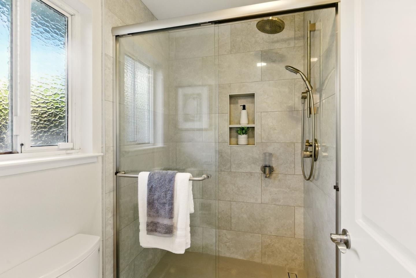 Detail Gallery Image 26 of 40 For 6293 Tracel Dr, San Jose,  CA 95129 - 3 Beds | 2/1 Baths