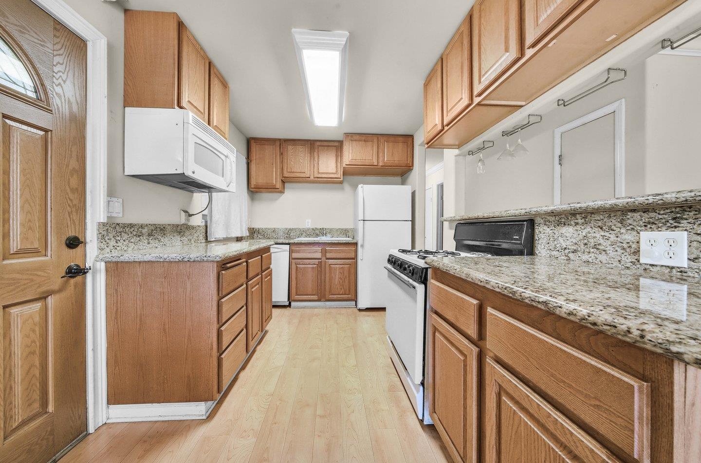 Detail Gallery Image 3 of 26 For 2989 Betsy Way, San Jose,  CA 95133 - 3 Beds | 2 Baths