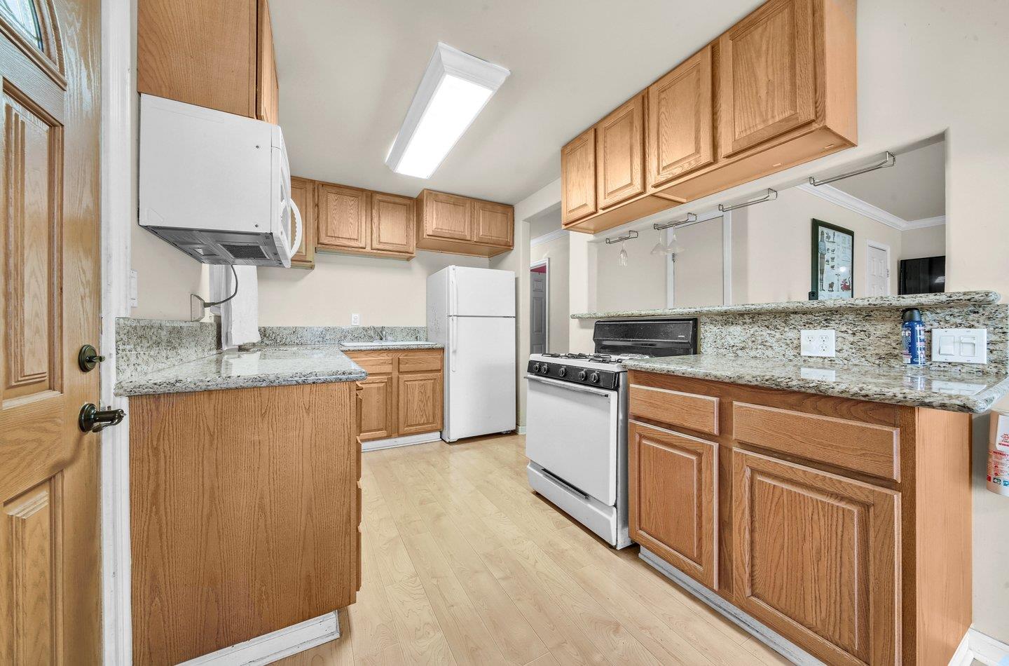 Detail Gallery Image 4 of 26 For 2989 Betsy Way, San Jose,  CA 95133 - 3 Beds | 2 Baths