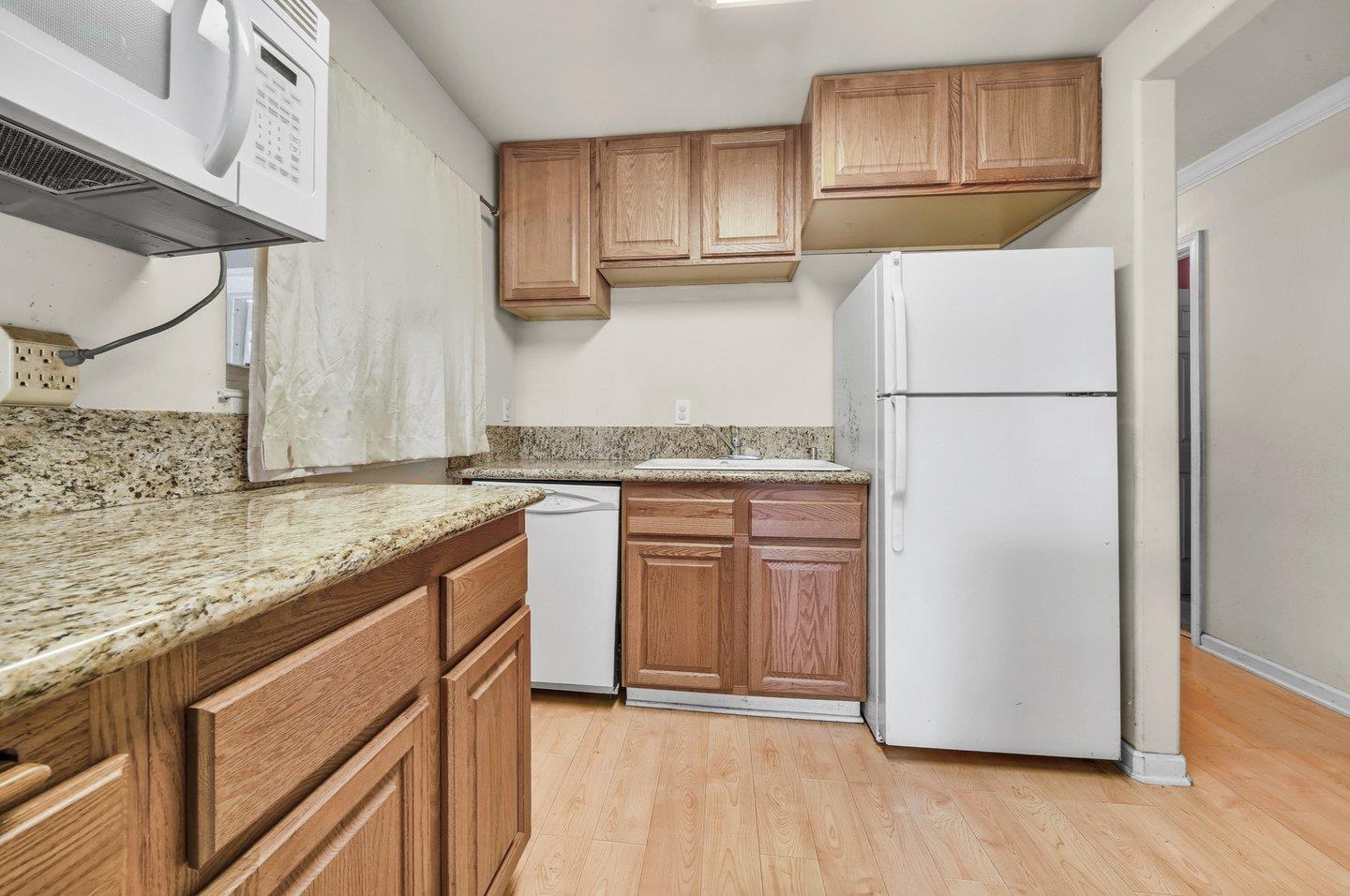 Detail Gallery Image 5 of 26 For 2989 Betsy Way, San Jose,  CA 95133 - 3 Beds | 2 Baths