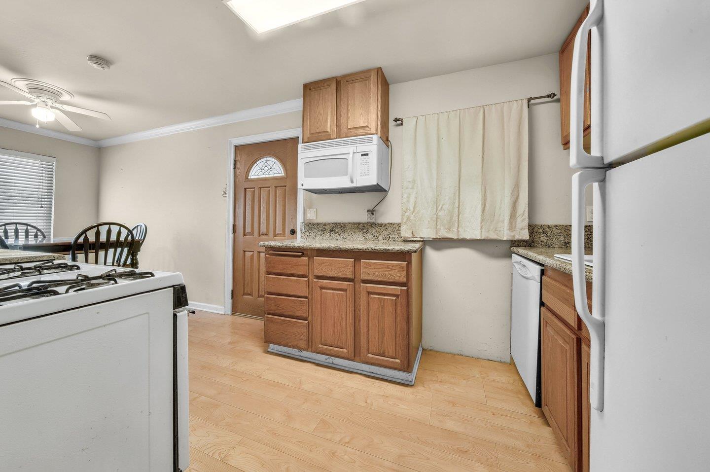 Detail Gallery Image 7 of 26 For 2989 Betsy Way, San Jose,  CA 95133 - 3 Beds | 2 Baths