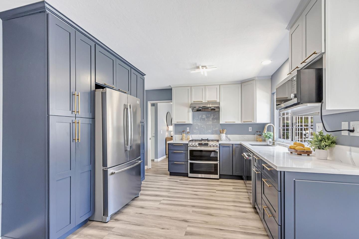 Detail Gallery Image 13 of 42 For 1536 Camino Cerrado, San Jose,  CA 95128 - 4 Beds | 2 Baths