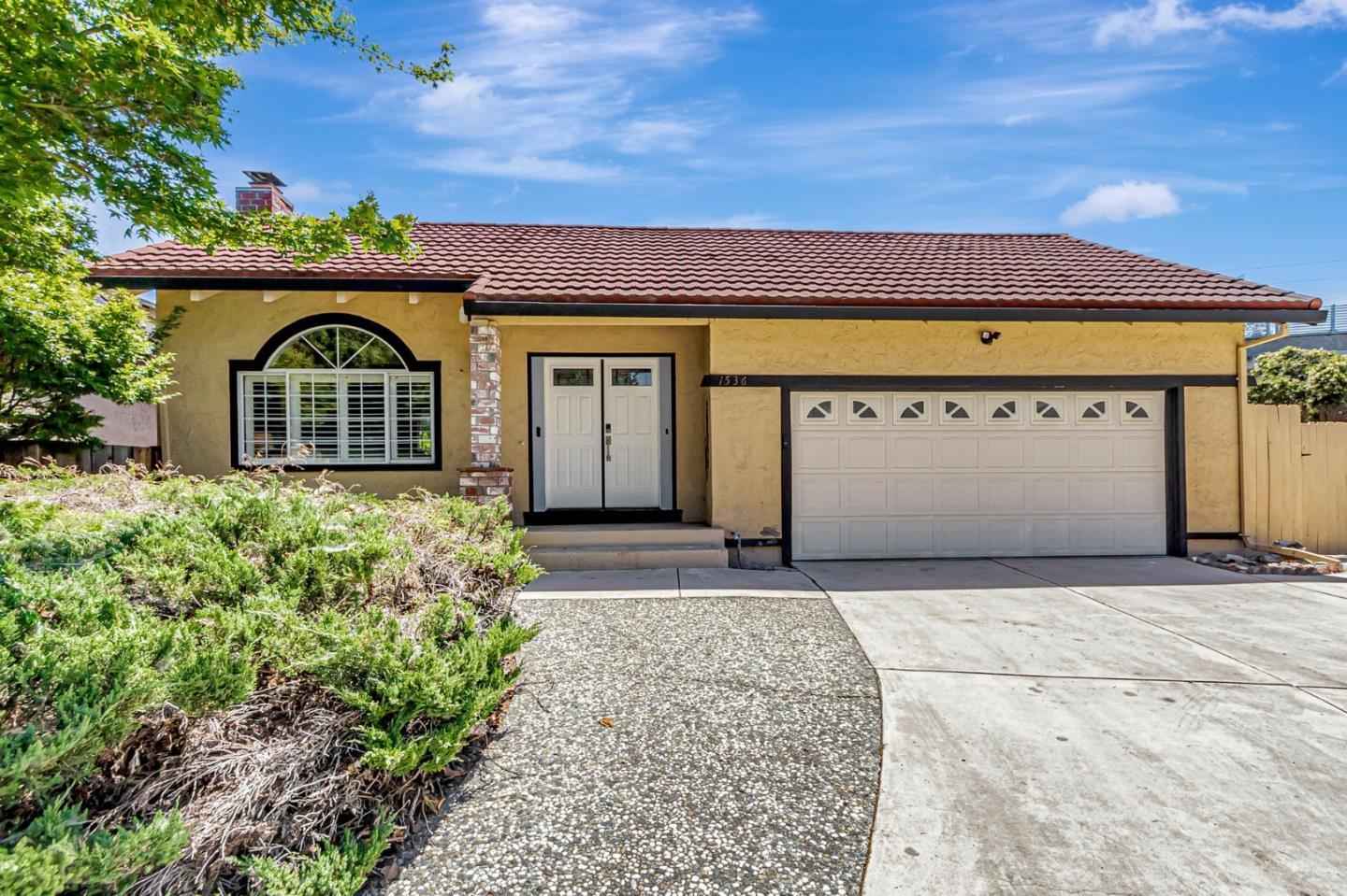 Detail Gallery Image 2 of 42 For 1536 Camino Cerrado, San Jose,  CA 95128 - 4 Beds | 2 Baths