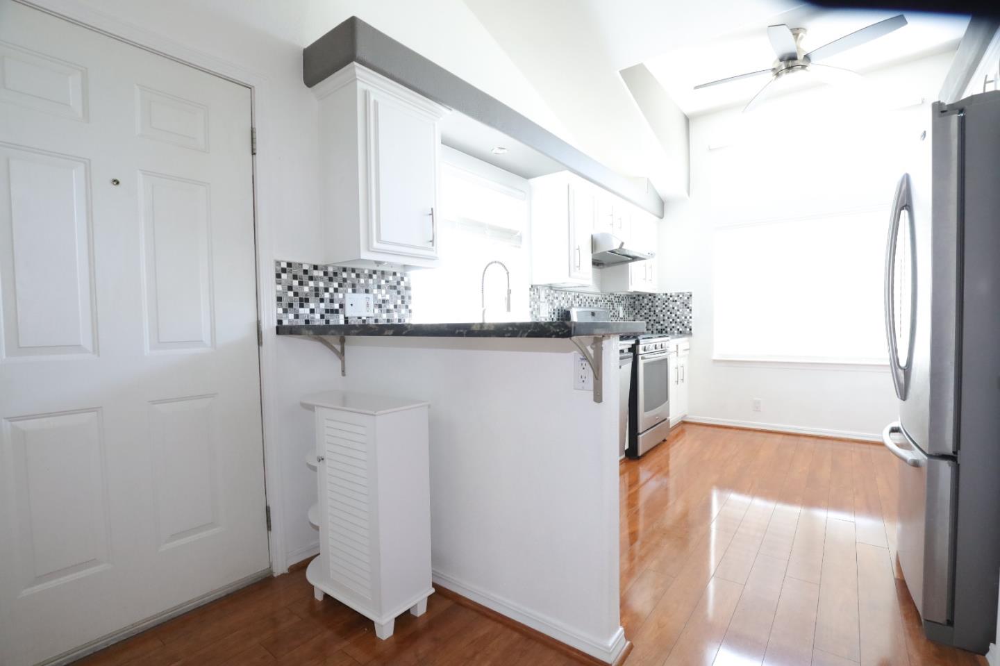 Detail Gallery Image 11 of 38 For 14685 Oka #15,  Los Gatos,  CA 95032 - 3 Beds | 2 Baths