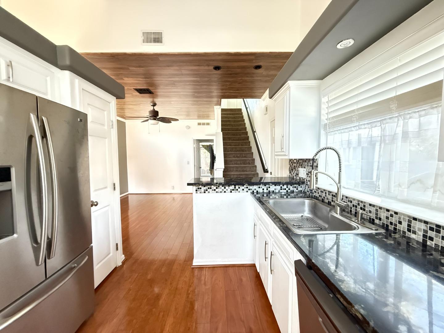 Detail Gallery Image 15 of 38 For 14685 Oka #15,  Los Gatos,  CA 95032 - 3 Beds | 2 Baths