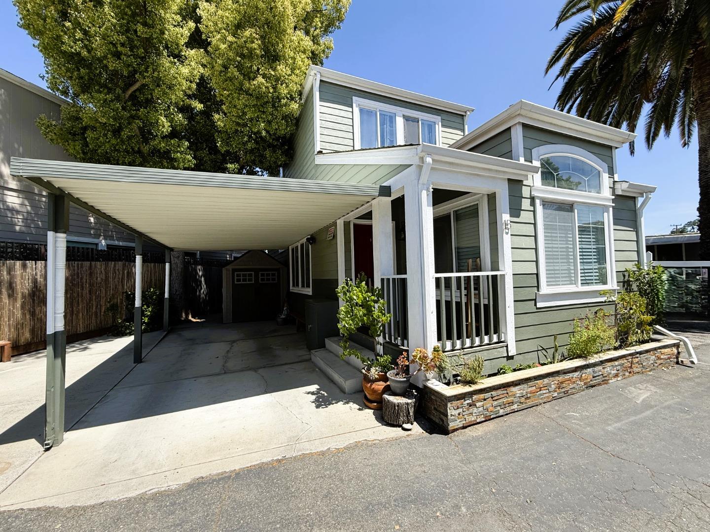 Detail Gallery Image 2 of 38 For 14685 Oka #15,  Los Gatos,  CA 95032 - 3 Beds | 2 Baths