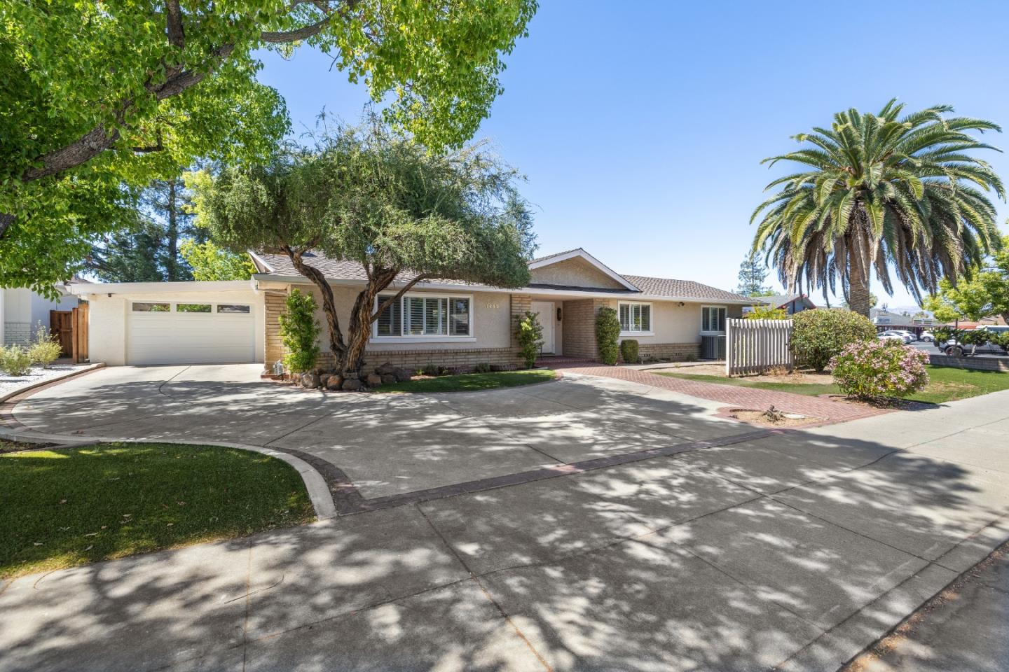Detail Gallery Image 2 of 55 For 1445 Branham Ln, San Jose,  CA 95118 - 3 Beds | 2 Baths