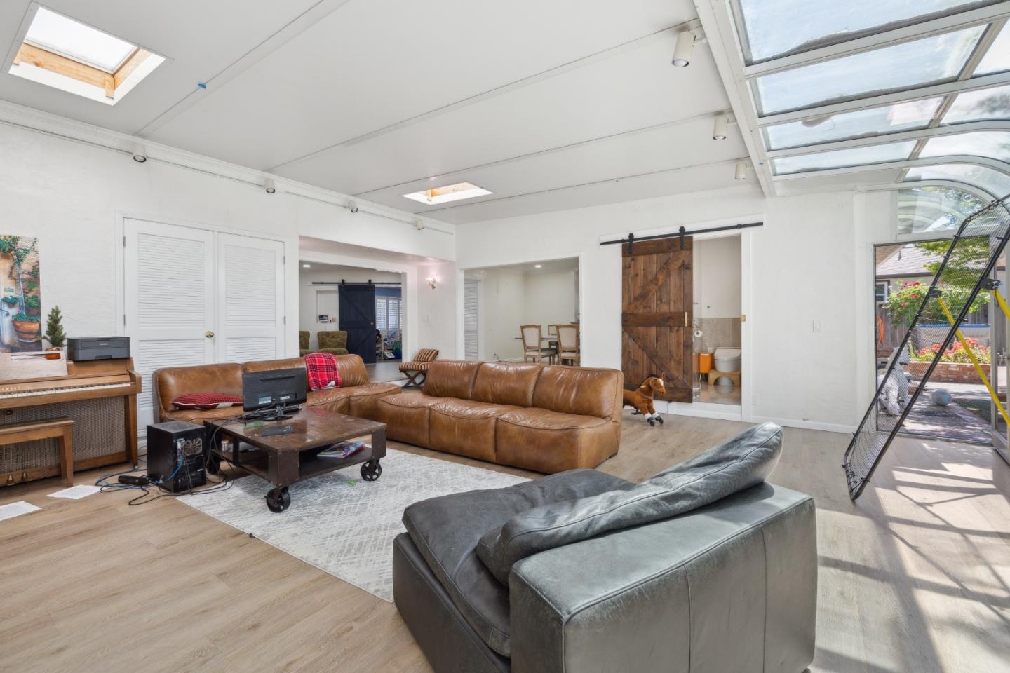 Detail Gallery Image 6 of 55 For 1445 Branham Ln, San Jose,  CA 95118 - 3 Beds | 2 Baths