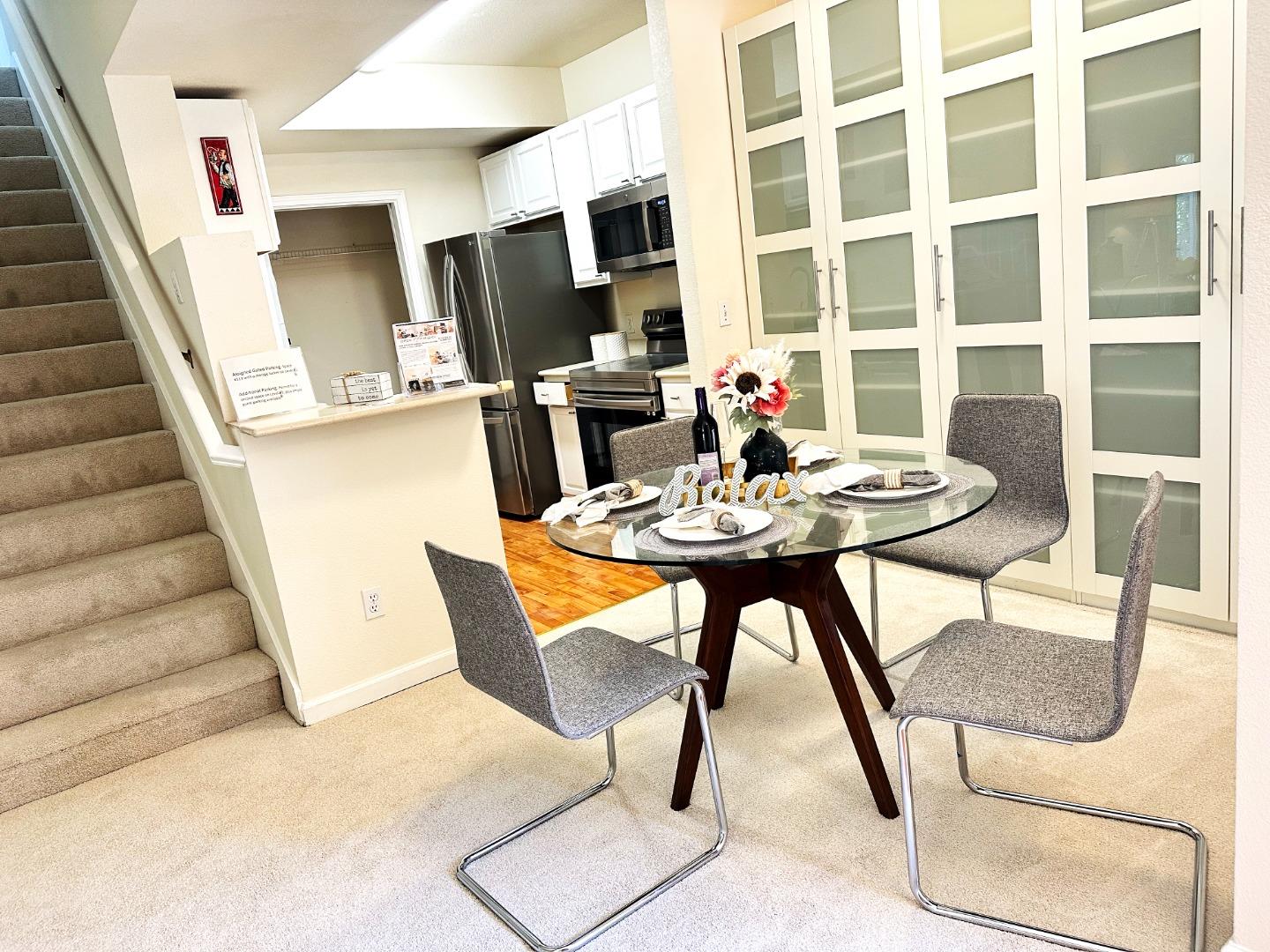 Detail Gallery Image 11 of 43 For 2255 Showers Dr #363,  Mountain View,  CA 94040 - 3 Beds | 3 Baths