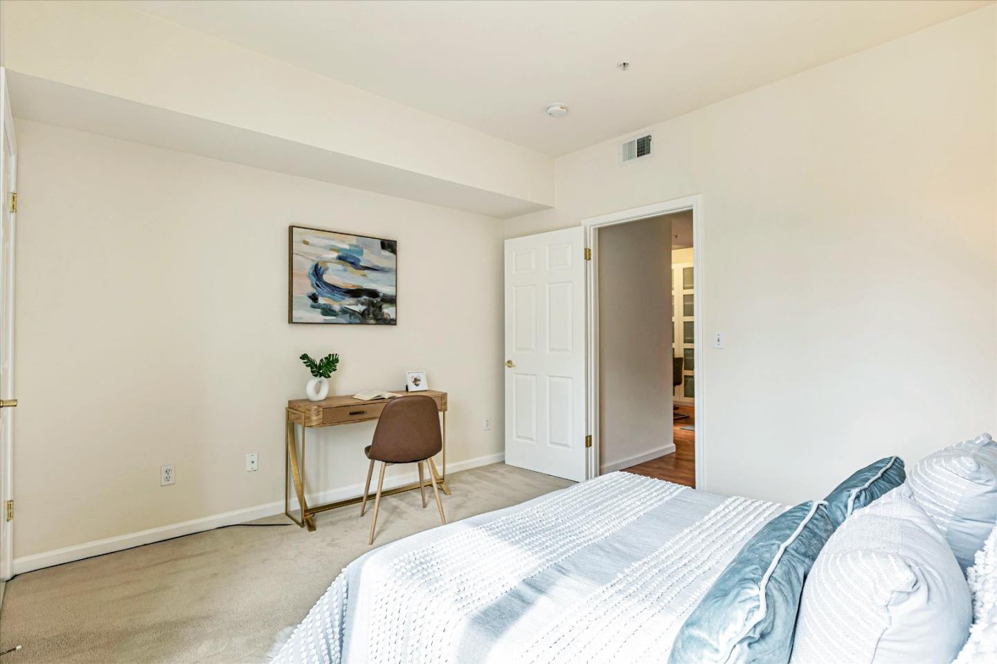 Detail Gallery Image 12 of 43 For 2255 Showers Dr #363,  Mountain View,  CA 94040 - 3 Beds | 3 Baths