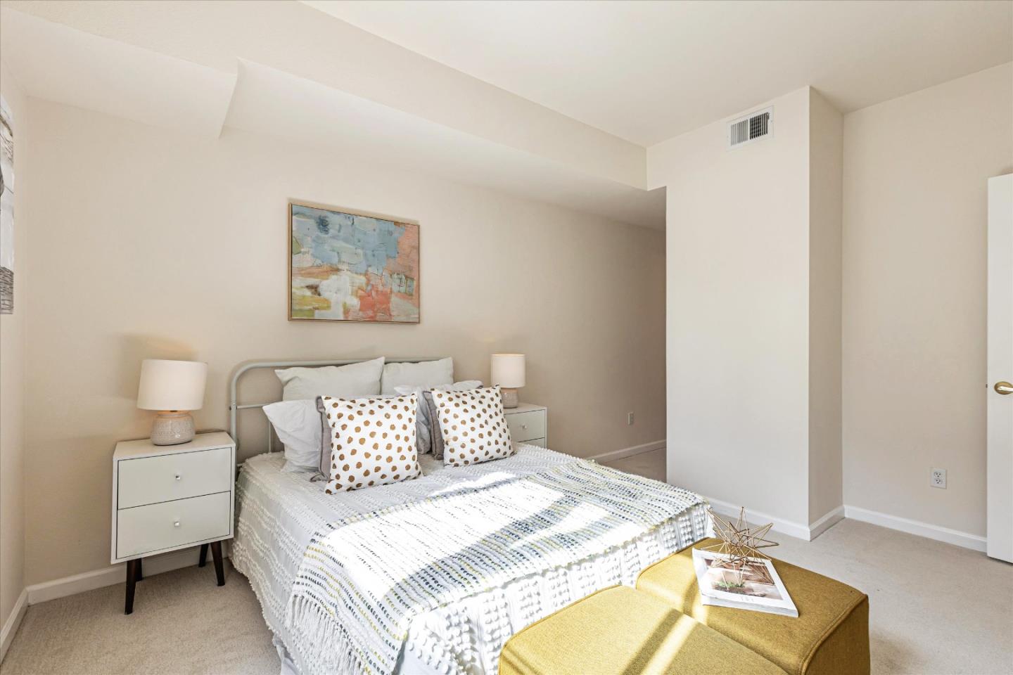 Detail Gallery Image 17 of 43 For 2255 Showers Dr #363,  Mountain View,  CA 94040 - 3 Beds | 3 Baths