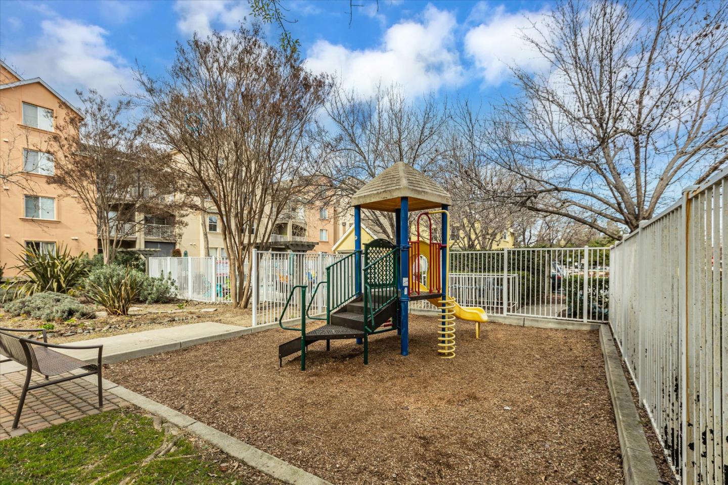 Detail Gallery Image 37 of 43 For 2255 Showers Dr #363,  Mountain View,  CA 94040 - 3 Beds | 3 Baths