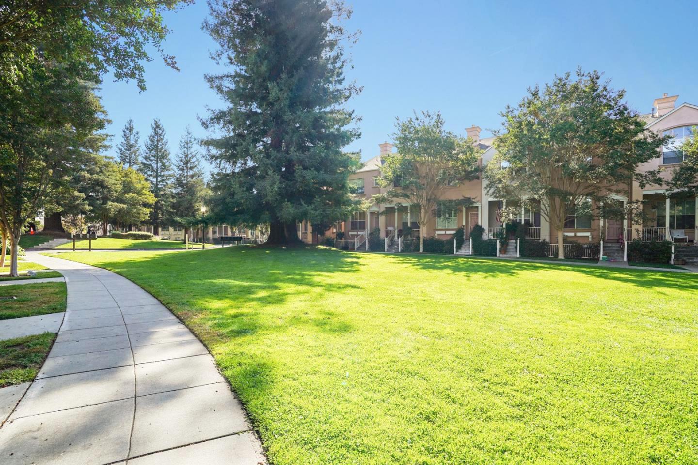 Detail Gallery Image 38 of 43 For 2255 Showers Dr #363,  Mountain View,  CA 94040 - 3 Beds | 3 Baths