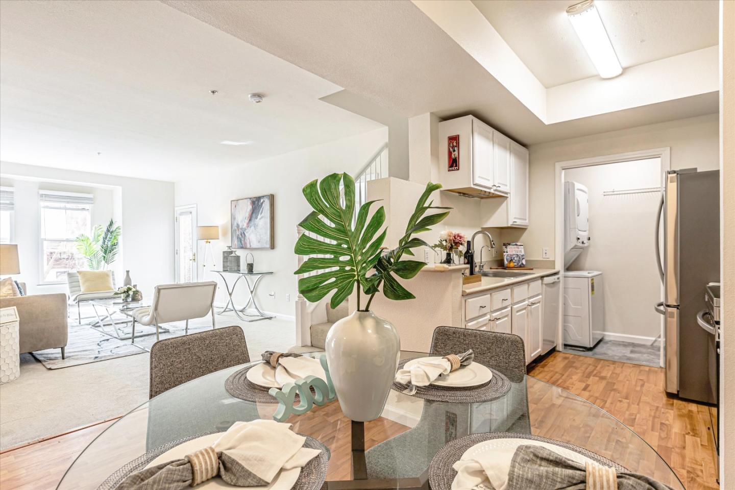 Detail Gallery Image 9 of 43 For 2255 Showers Dr #363,  Mountain View,  CA 94040 - 3 Beds | 3 Baths