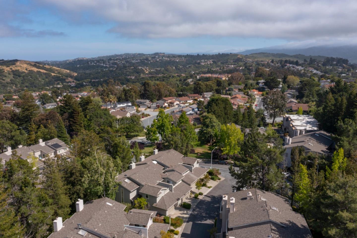 Detail Gallery Image 27 of 28 For 6 Crippleridge Ct, San Mateo,  CA 94402 - 3 Beds | 2/1 Baths