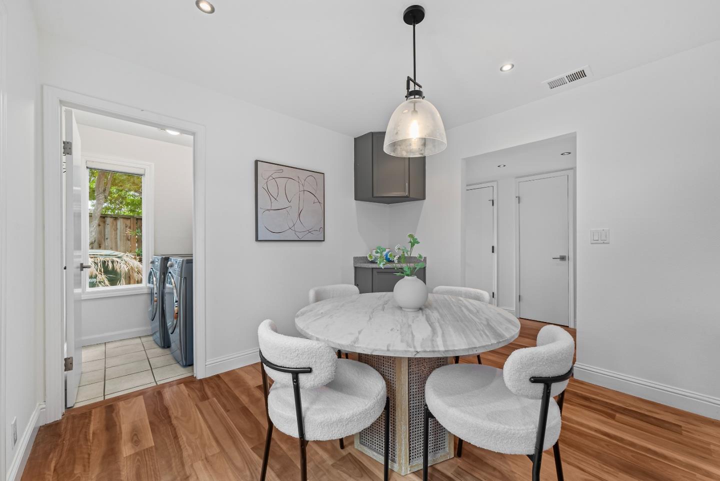 Detail Gallery Image 11 of 57 For 707 Santa Cruz Ln, Foster City,  CA 94404 - 3 Beds | 2/1 Baths