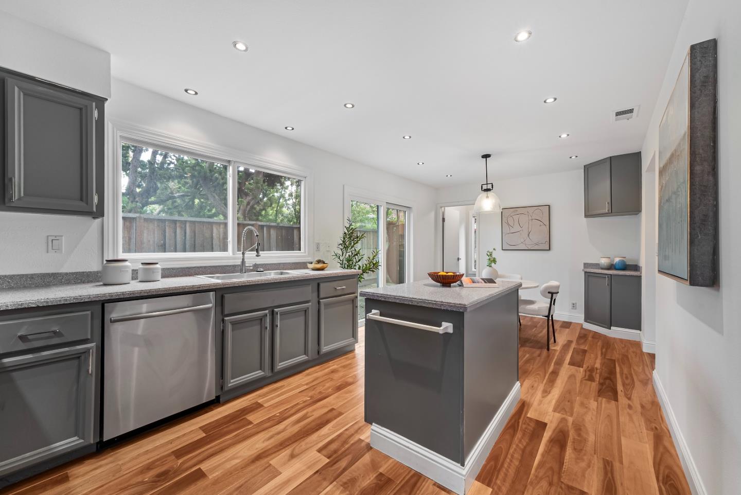 Detail Gallery Image 15 of 57 For 707 Santa Cruz Ln, Foster City,  CA 94404 - 3 Beds | 2/1 Baths