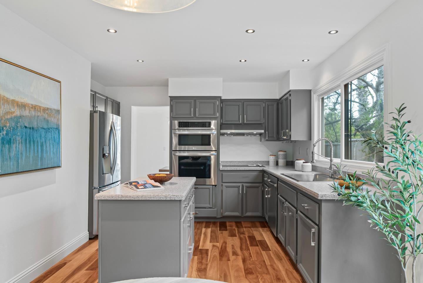 Detail Gallery Image 16 of 57 For 707 Santa Cruz Ln, Foster City,  CA 94404 - 3 Beds | 2/1 Baths