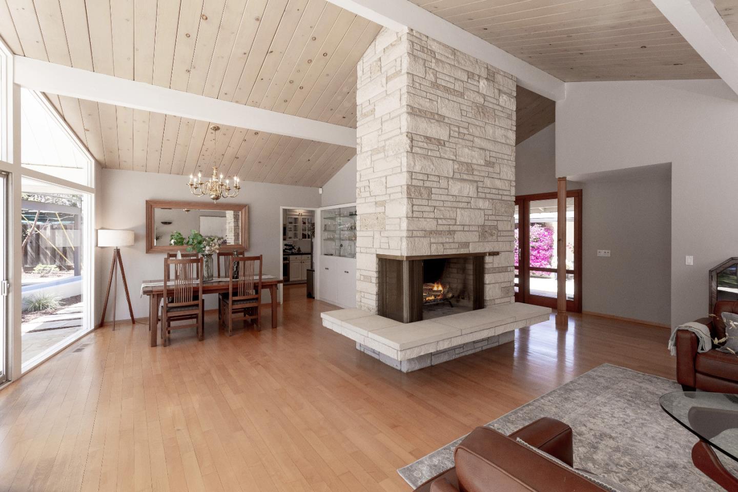 Detail Gallery Image 18 of 55 For 19740 Glen Brae Dr, Saratoga,  CA 95070 - 4 Beds | 2/1 Baths