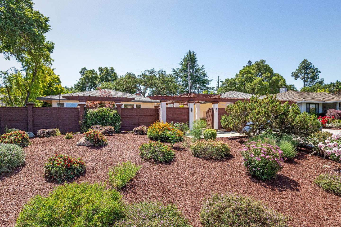 Detail Gallery Image 2 of 55 For 19740 Glen Brae Dr, Saratoga,  CA 95070 - 4 Beds | 2/1 Baths