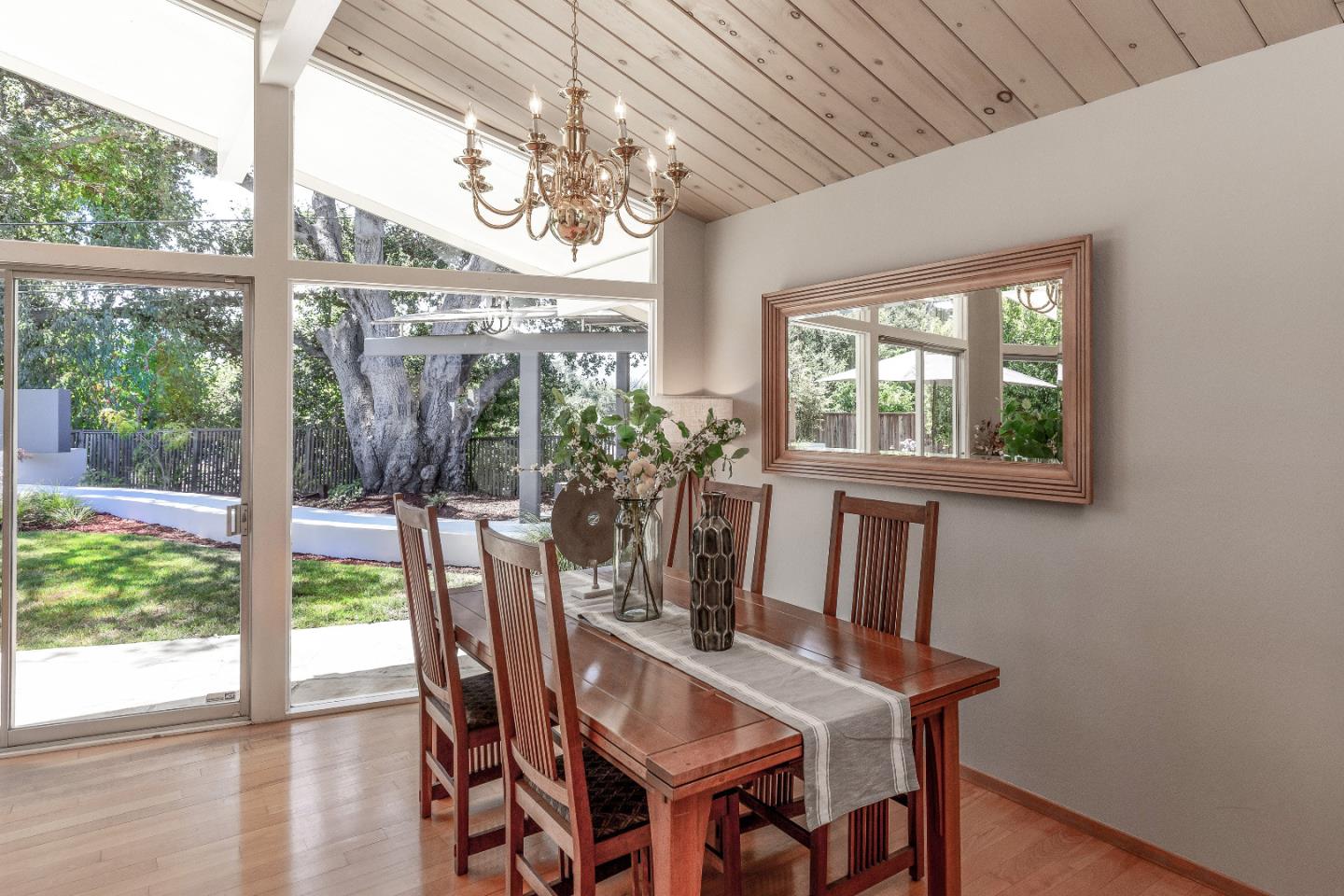 Detail Gallery Image 20 of 55 For 19740 Glen Brae Dr, Saratoga,  CA 95070 - 4 Beds | 2/1 Baths