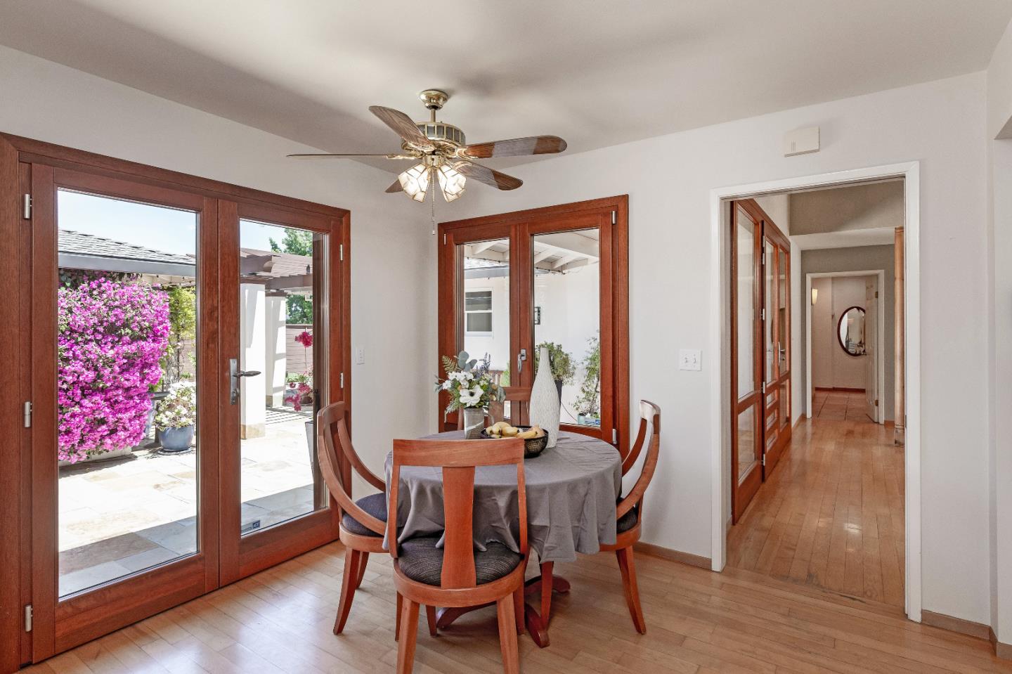 Detail Gallery Image 24 of 55 For 19740 Glen Brae Dr, Saratoga,  CA 95070 - 4 Beds | 2/1 Baths