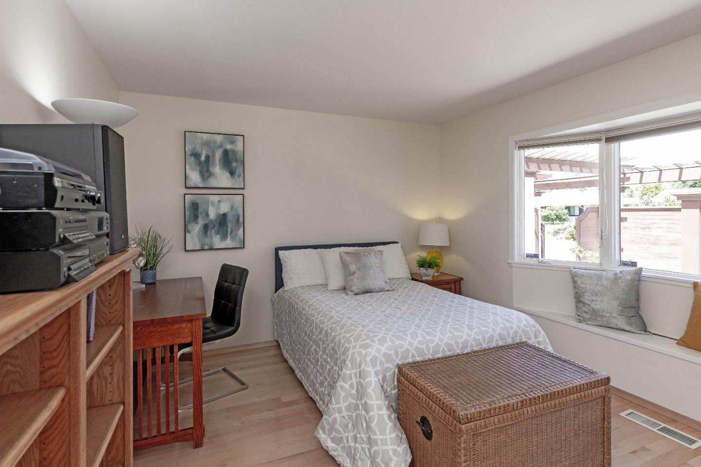 Detail Gallery Image 34 of 55 For 19740 Glen Brae Dr, Saratoga,  CA 95070 - 4 Beds | 2/1 Baths