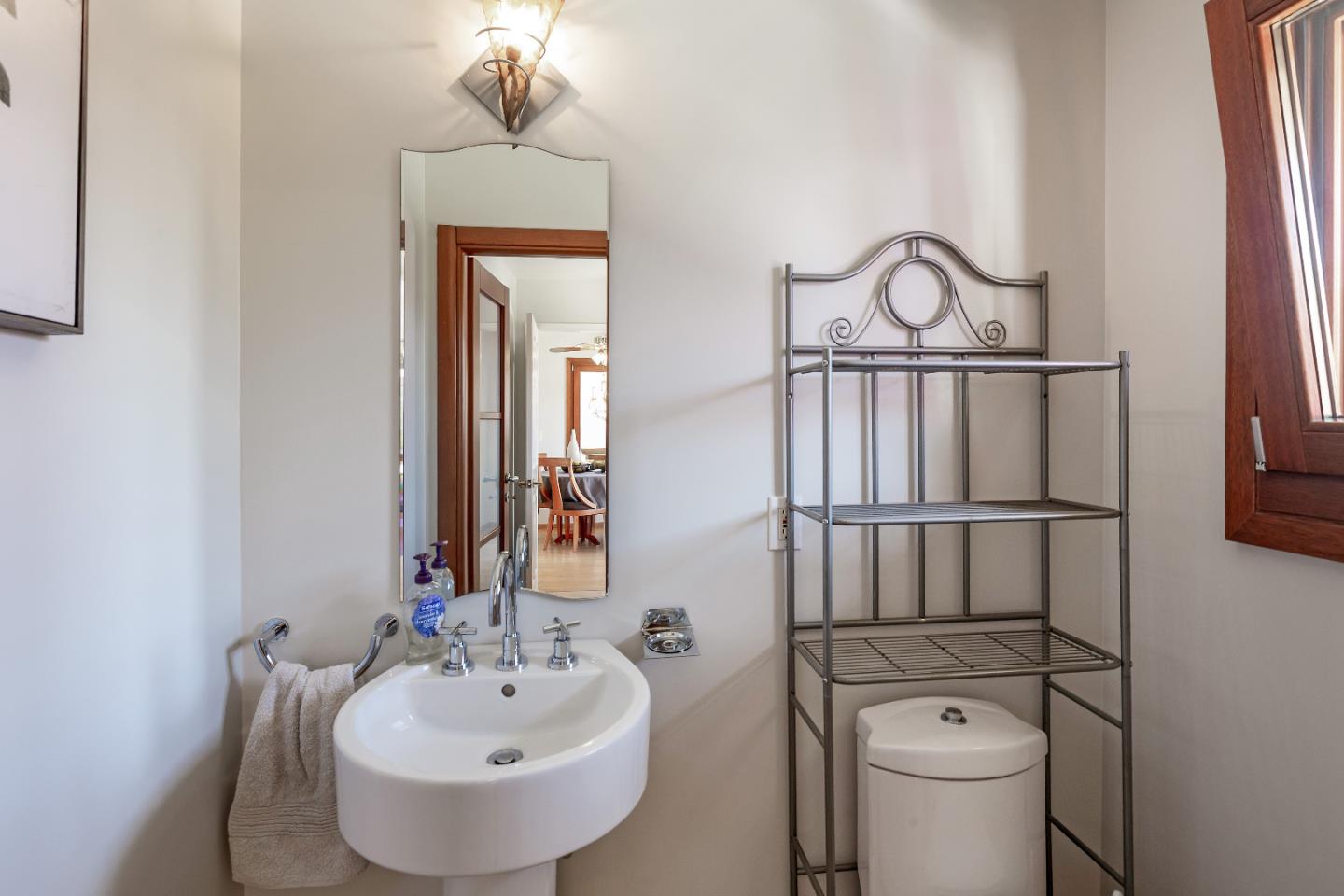 Detail Gallery Image 37 of 55 For 19740 Glen Brae Dr, Saratoga,  CA 95070 - 4 Beds | 2/1 Baths