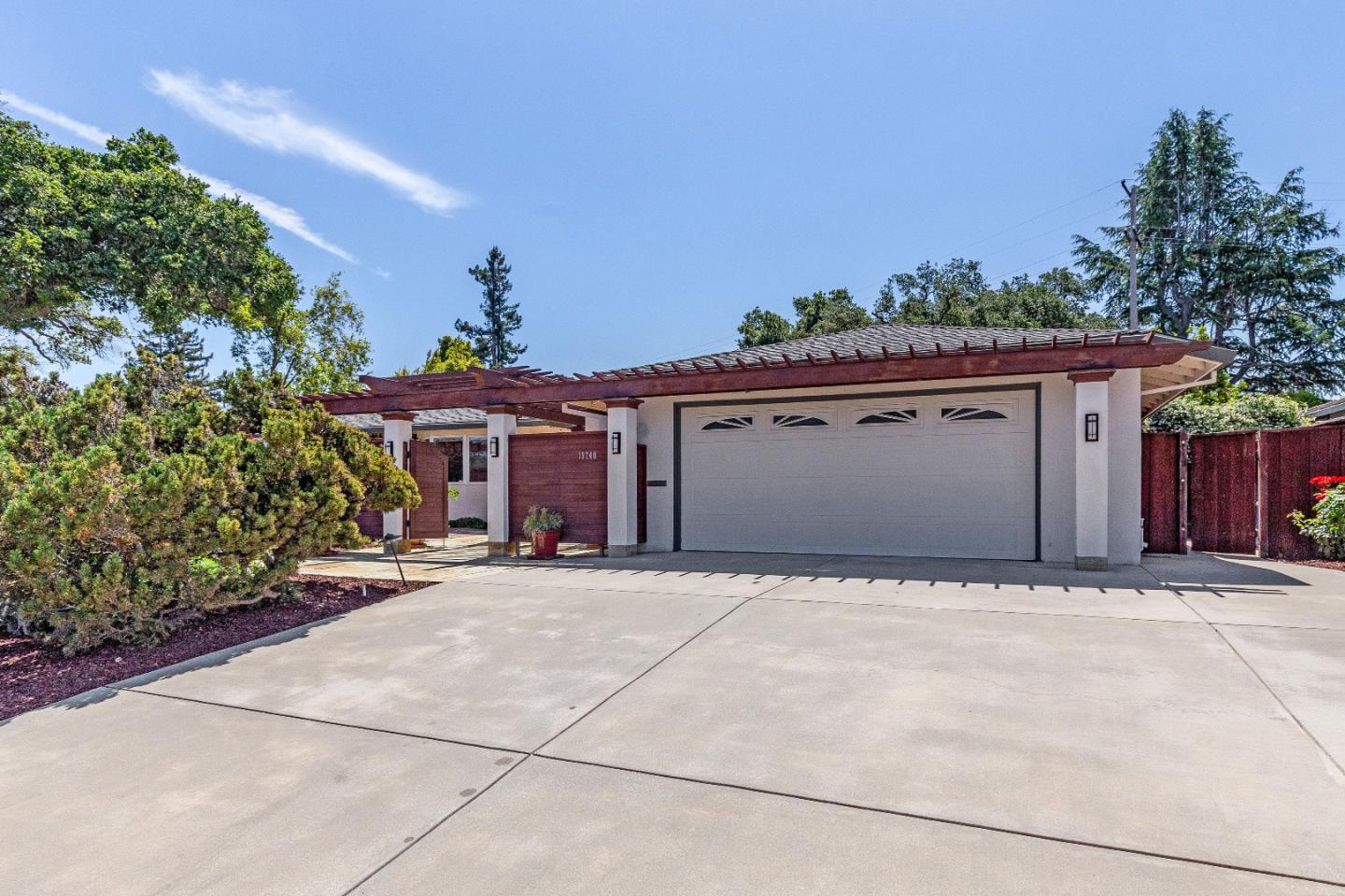 Detail Gallery Image 5 of 55 For 19740 Glen Brae Dr, Saratoga,  CA 95070 - 4 Beds | 2/1 Baths