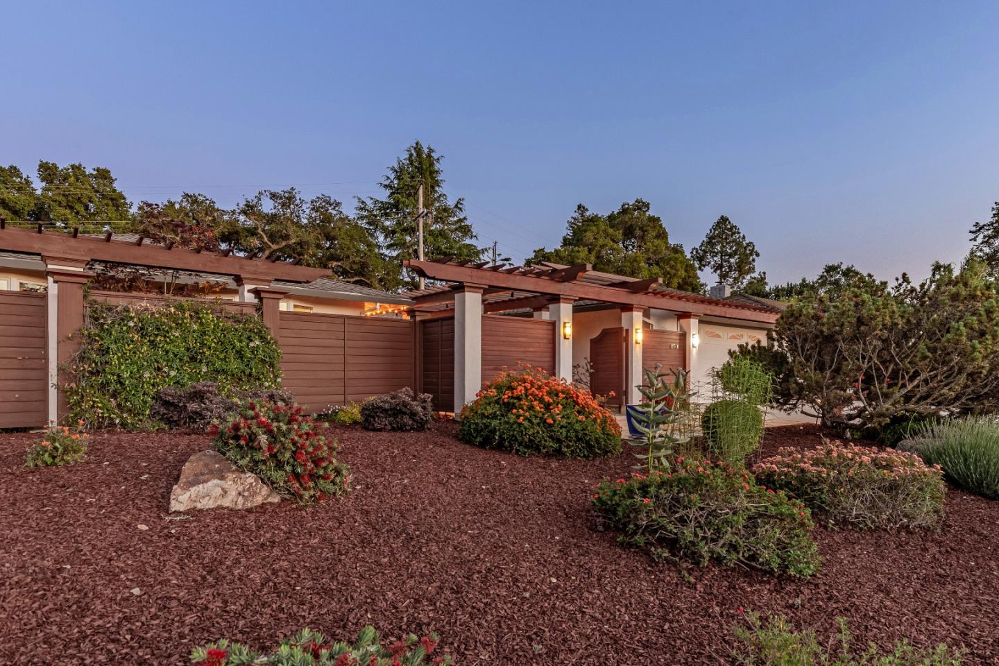 Detail Gallery Image 6 of 55 For 19740 Glen Brae Dr, Saratoga,  CA 95070 - 4 Beds | 2/1 Baths