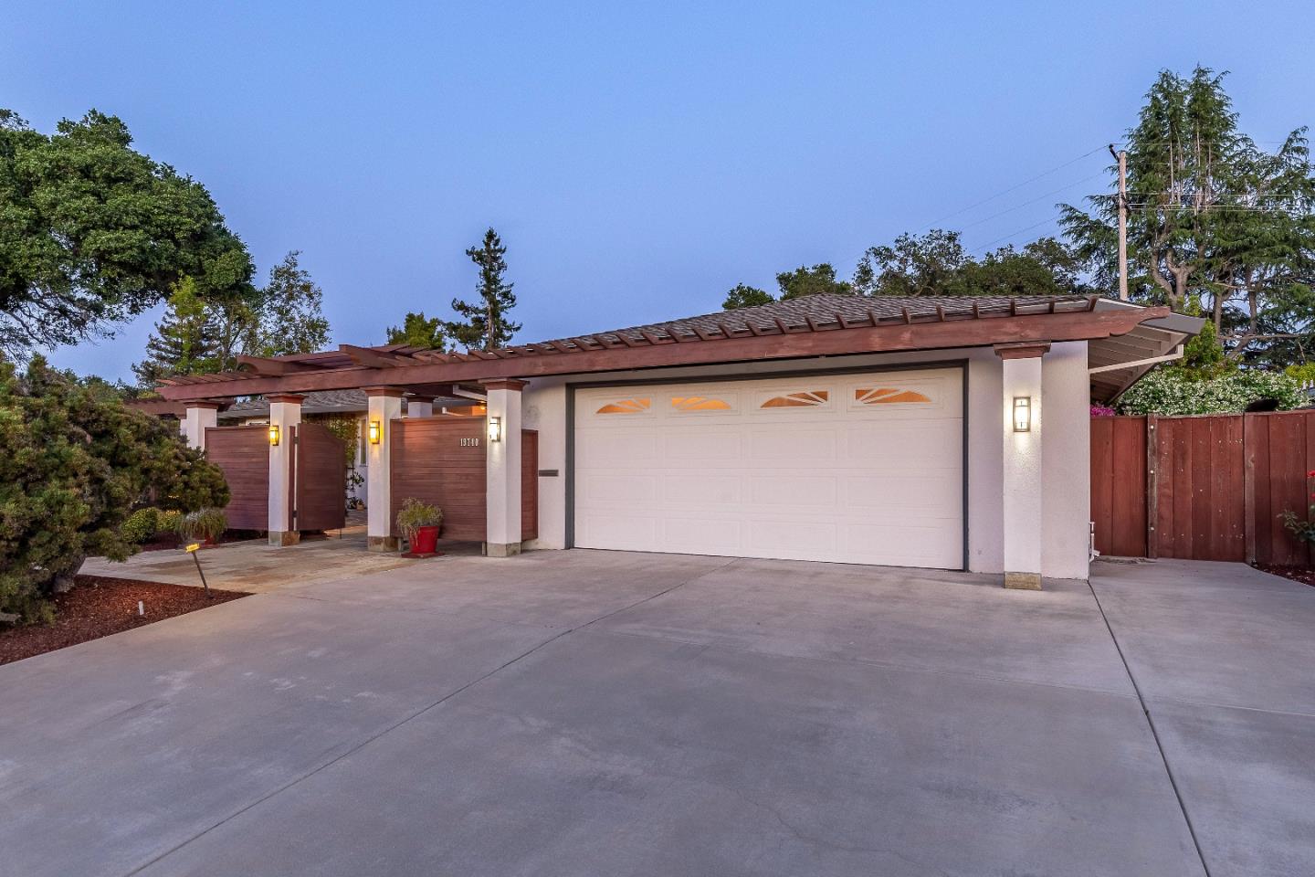 Detail Gallery Image 7 of 55 For 19740 Glen Brae Dr, Saratoga,  CA 95070 - 4 Beds | 2/1 Baths