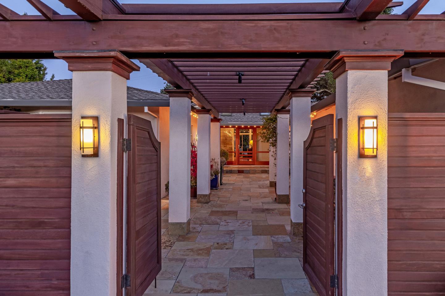 Detail Gallery Image 8 of 55 For 19740 Glen Brae Dr, Saratoga,  CA 95070 - 4 Beds | 2/1 Baths