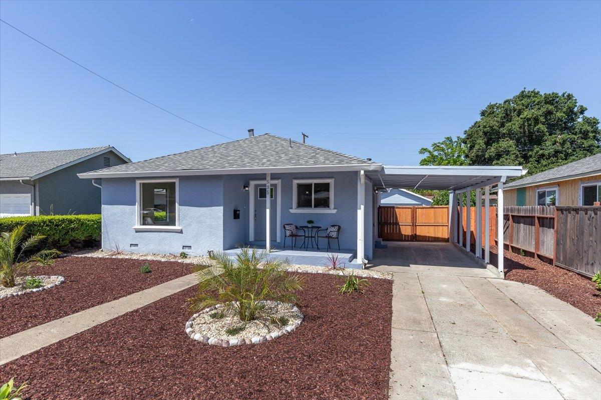 Detail Gallery Image 2 of 20 For 535 Menker, San Jose,  CA 95128 - 3 Beds | 1 Baths