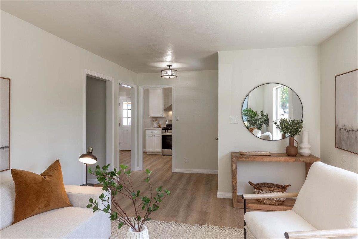 Detail Gallery Image 6 of 20 For 535 Menker, San Jose,  CA 95128 - 3 Beds | 1 Baths