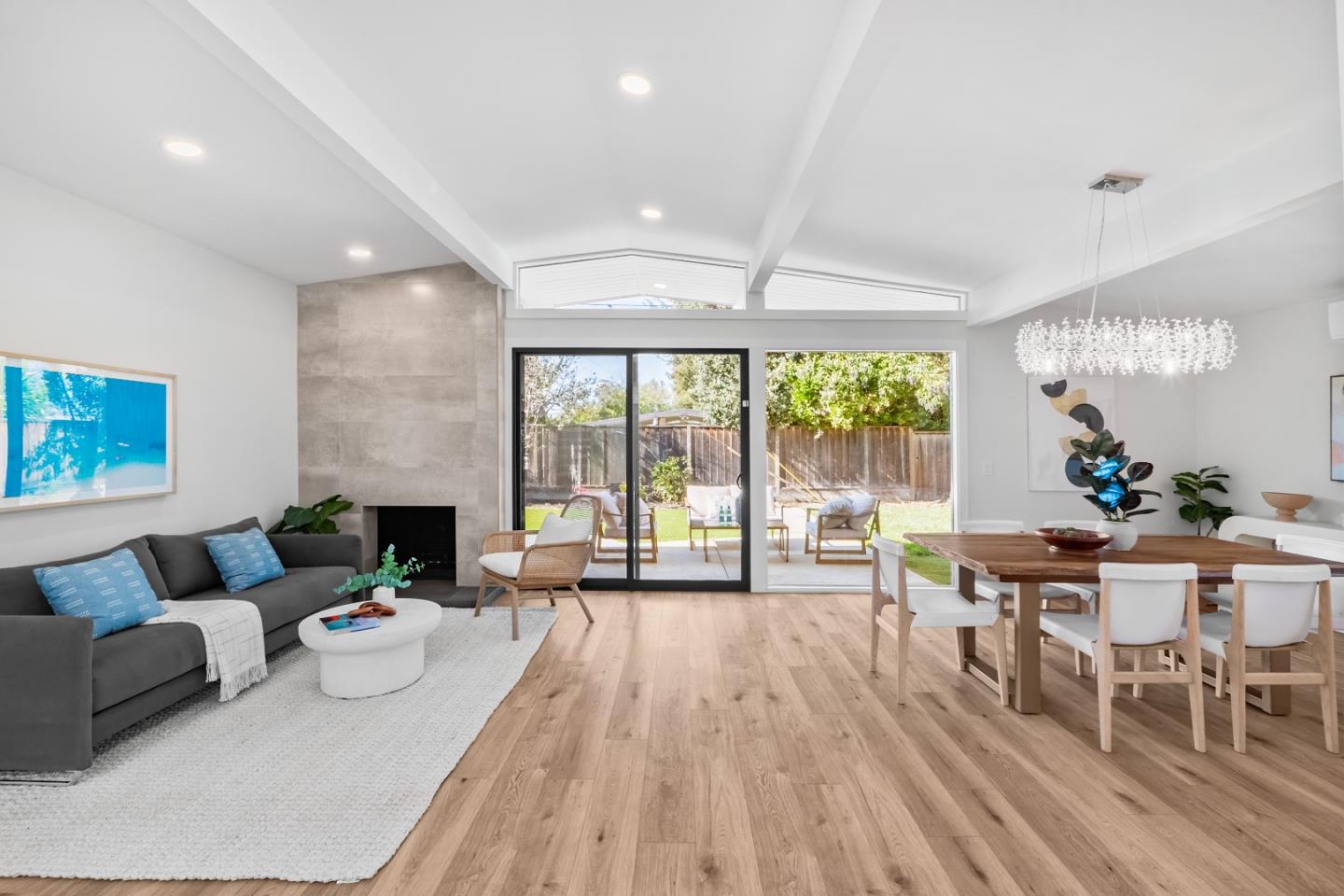 Detail Gallery Image 10 of 45 For 691 Dunholme Way, Sunnyvale,  CA 94087 - 4 Beds | 2/1 Baths