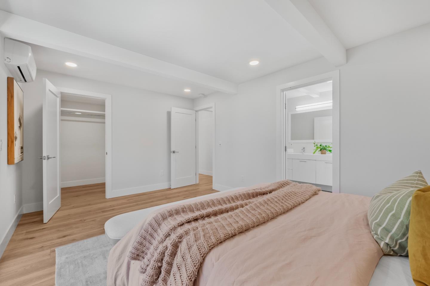 Detail Gallery Image 18 of 45 For 691 Dunholme Way, Sunnyvale,  CA 94087 - 4 Beds | 2/1 Baths