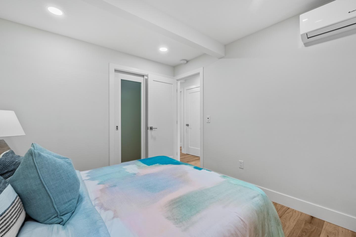Detail Gallery Image 24 of 45 For 691 Dunholme Way, Sunnyvale,  CA 94087 - 4 Beds | 2/1 Baths
