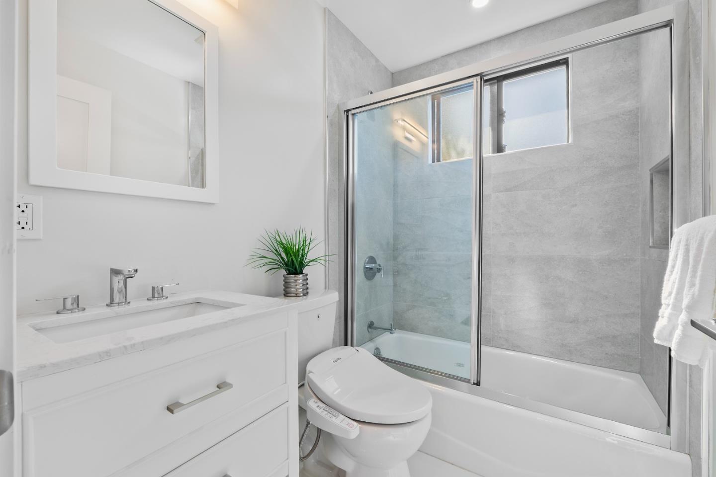 Detail Gallery Image 29 of 45 For 691 Dunholme Way, Sunnyvale,  CA 94087 - 4 Beds | 2/1 Baths