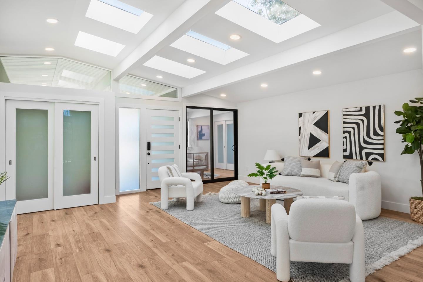 Detail Gallery Image 6 of 45 For 691 Dunholme Way, Sunnyvale,  CA 94087 - 4 Beds | 2/1 Baths
