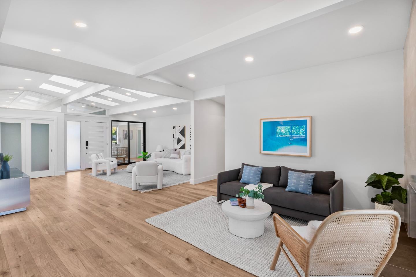 Detail Gallery Image 9 of 45 For 691 Dunholme Way, Sunnyvale,  CA 94087 - 4 Beds | 2/1 Baths